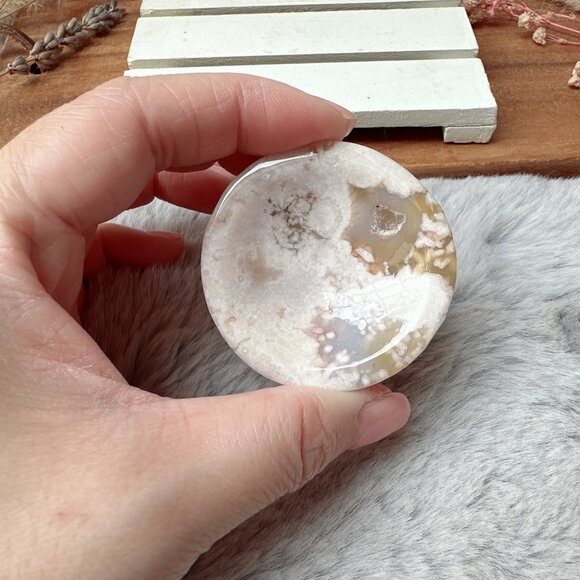 Beautiful Extra Small Flower Agate Bowl/Dish - Picture 4 of 5